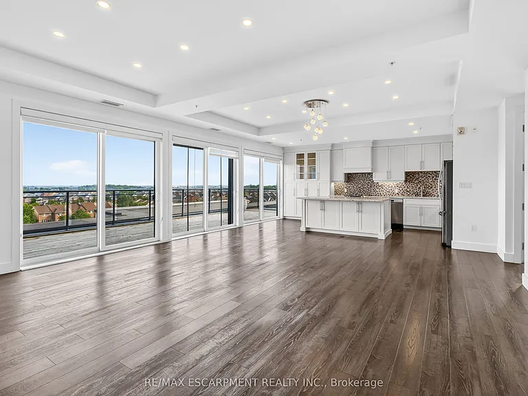 640 Sauve St #602 — Photo 6