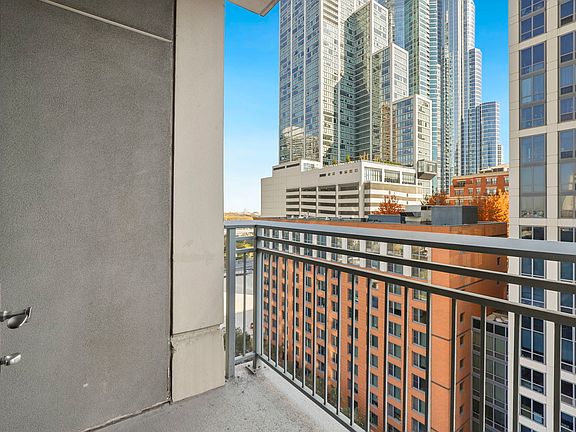 5th image of 1250 S Michigan Ave APT 1200