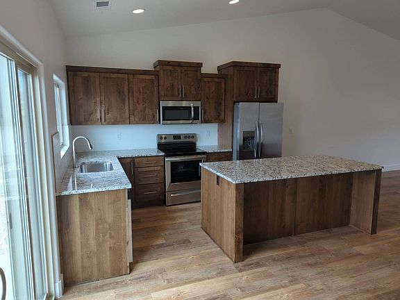 4th image of 435 N Stone Mountain Dr #23
