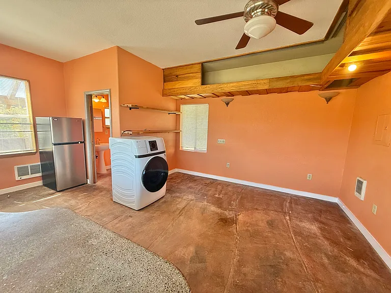 376 Fallbridge Rd — Photo 10