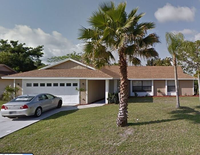 1st image of 702 SE Starflower Ave