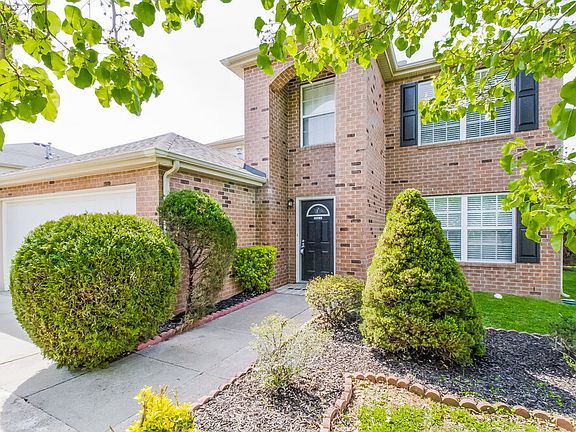 2nd image of 2164 Spring Hill Cir