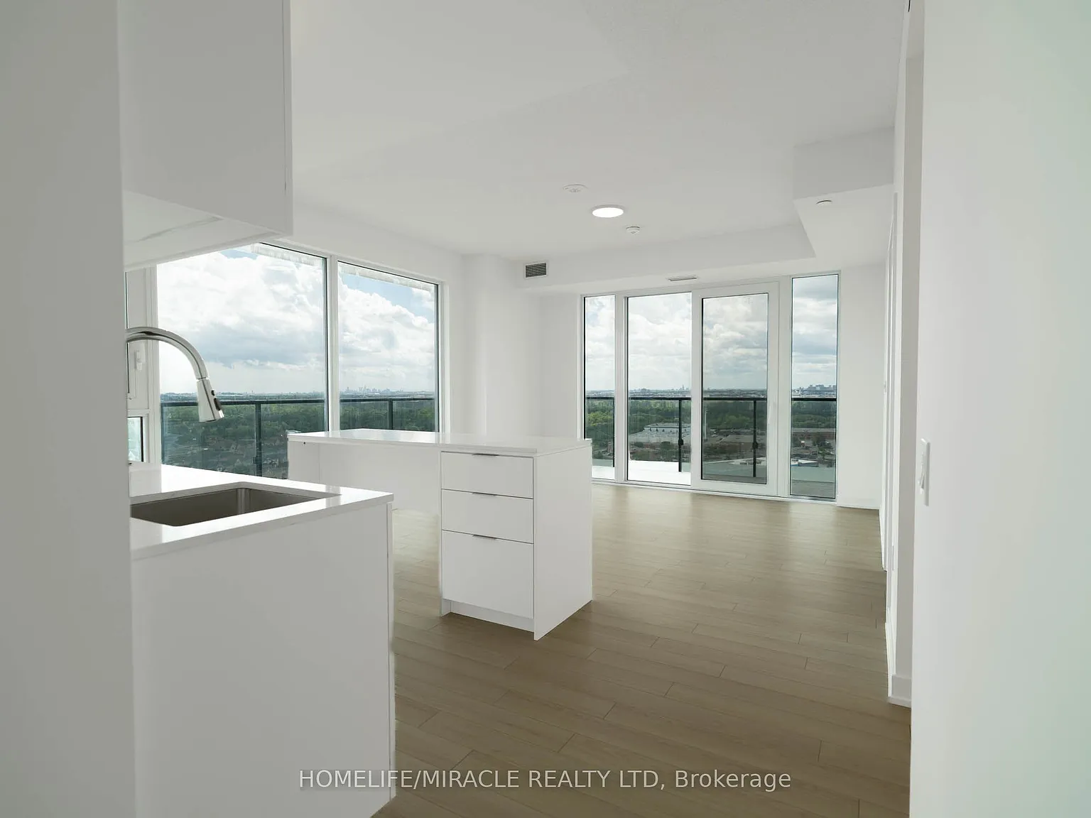 3 bed, $2,650 — Photo 2