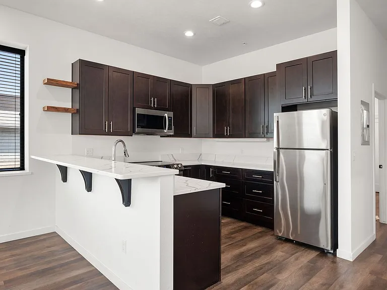 131 S Sherman St — Photo 38