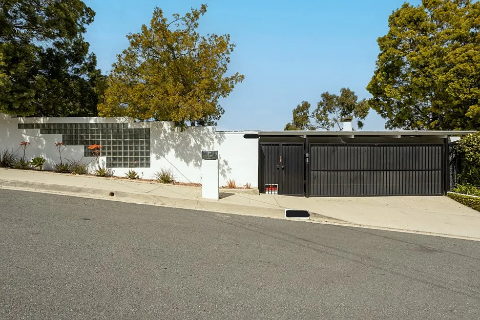 Longbow Dr