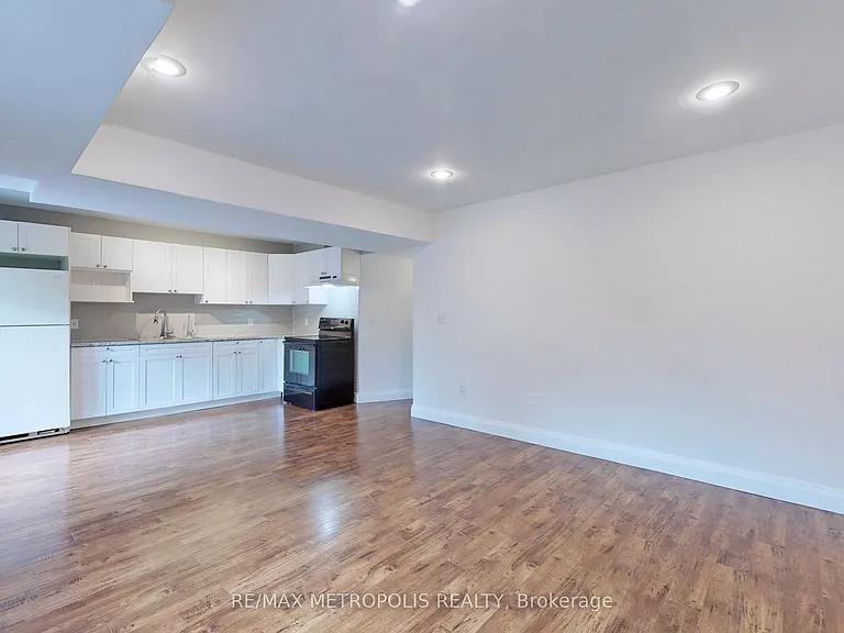 17 Porritt St #LOWER — Photo 5