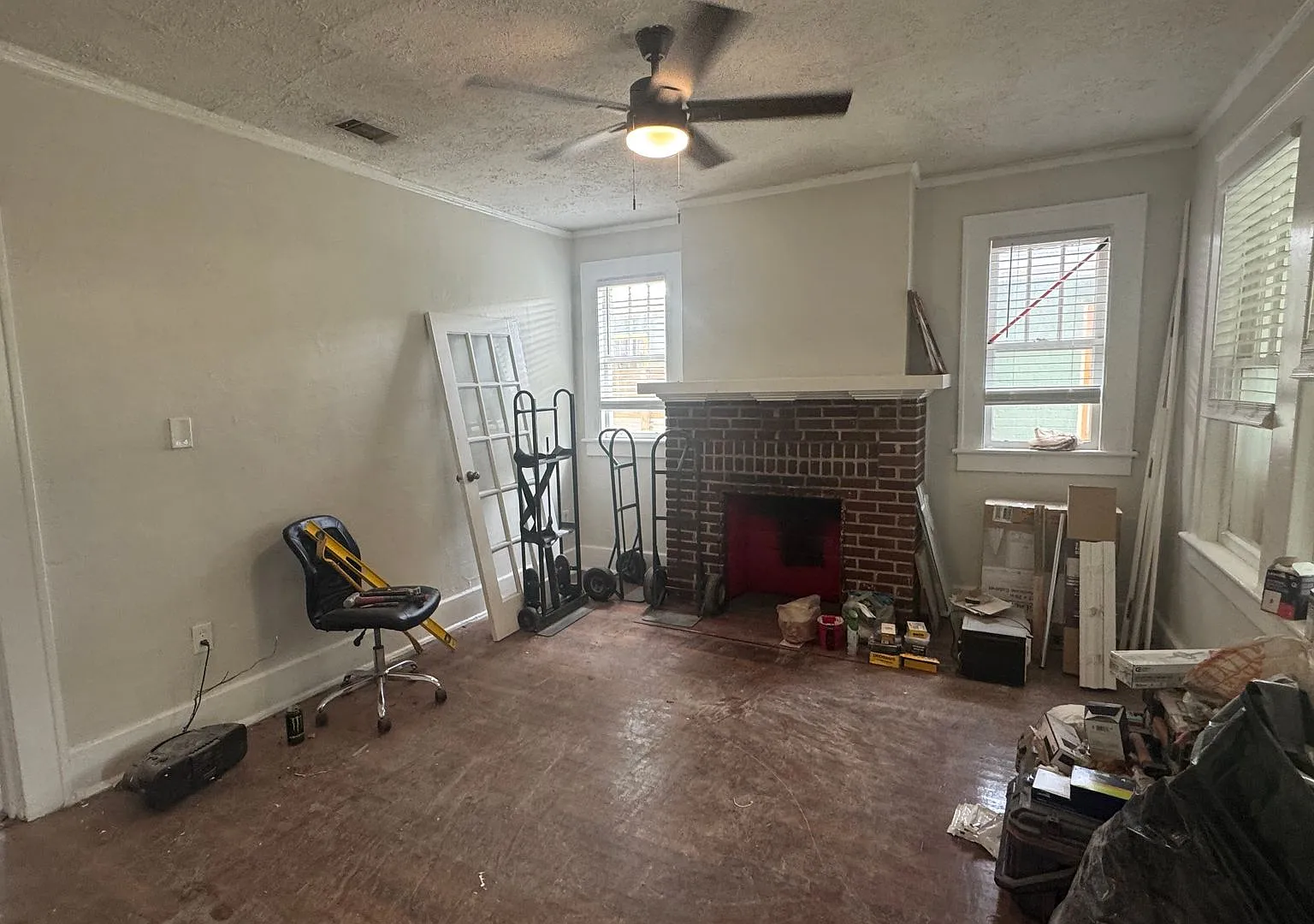 Single Family Home - Three Bedroom Under Renovation — Photo 3