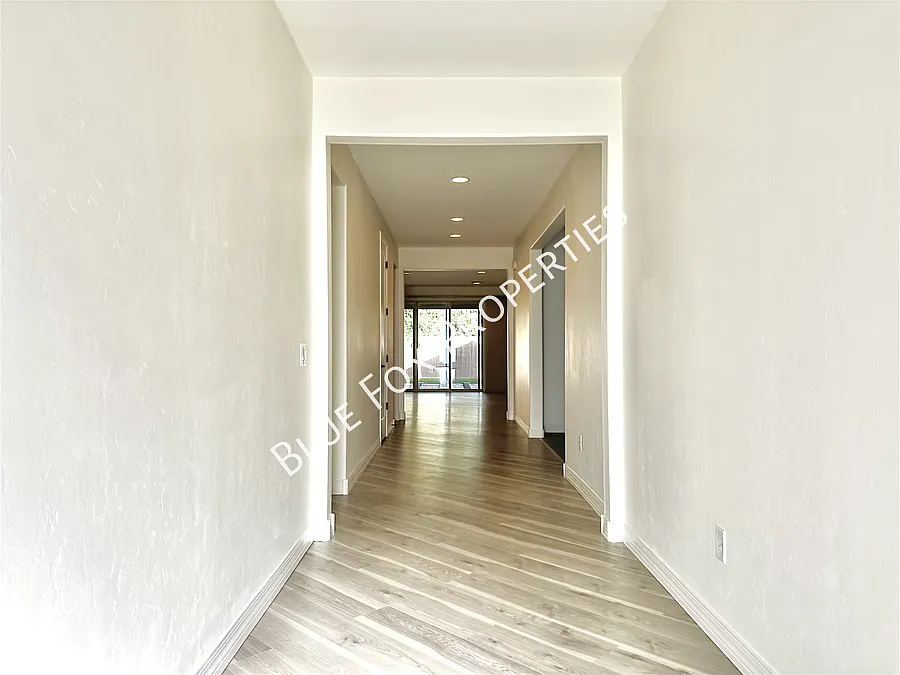Building Photo - 8038 N Purple Aster Pl
