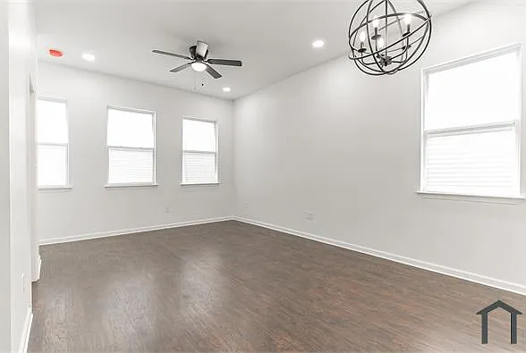 1504 Touro St — Photo 5