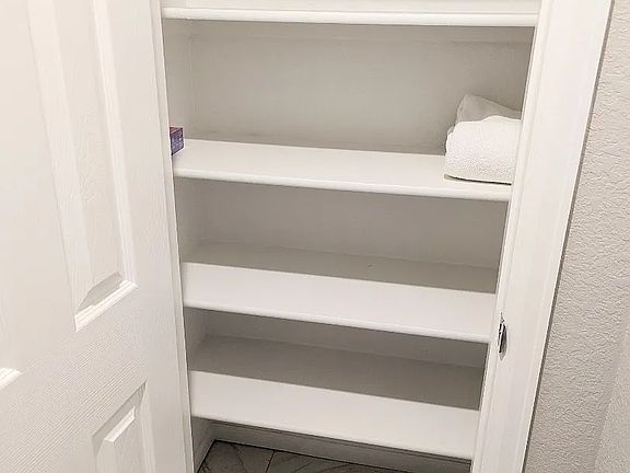 5th image of 387 Courtfield Way