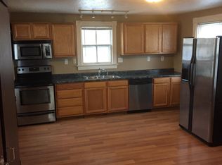 232 W 17th Ave, Oshkosh, WI 54902