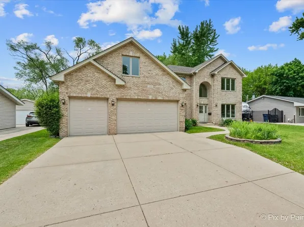 100 Westover Ln, Schaumburg, IL 60193