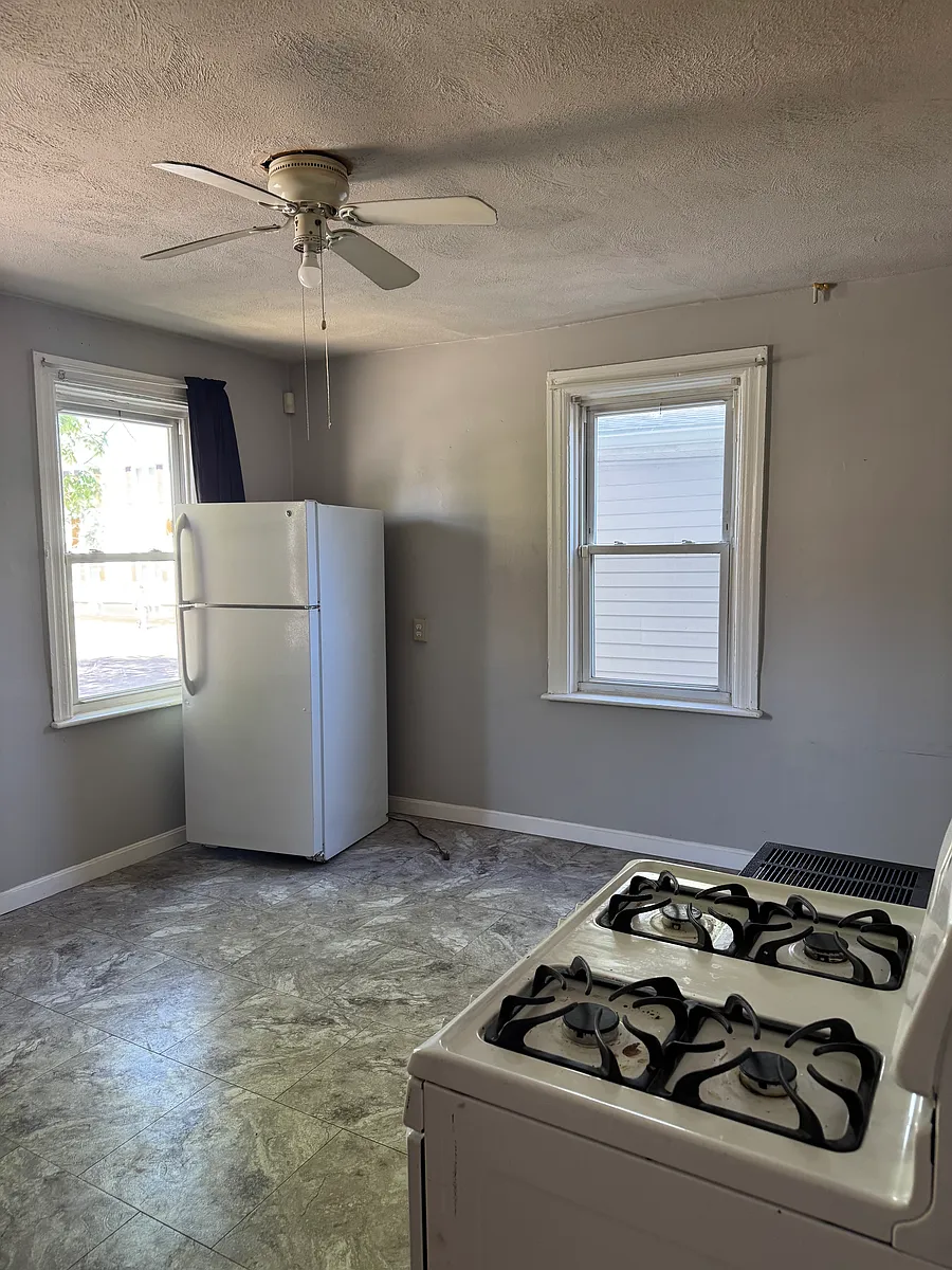 Building Photo - 48 Andem St #1