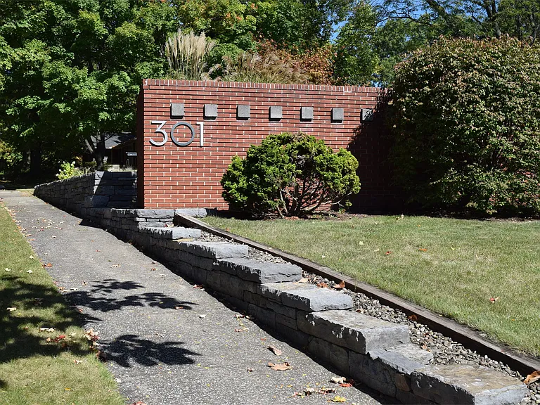 301 Homan Ave — Photo 3