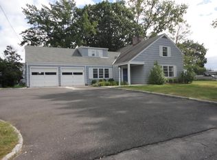 1 Mayflower Rd, Darien, CT 06820