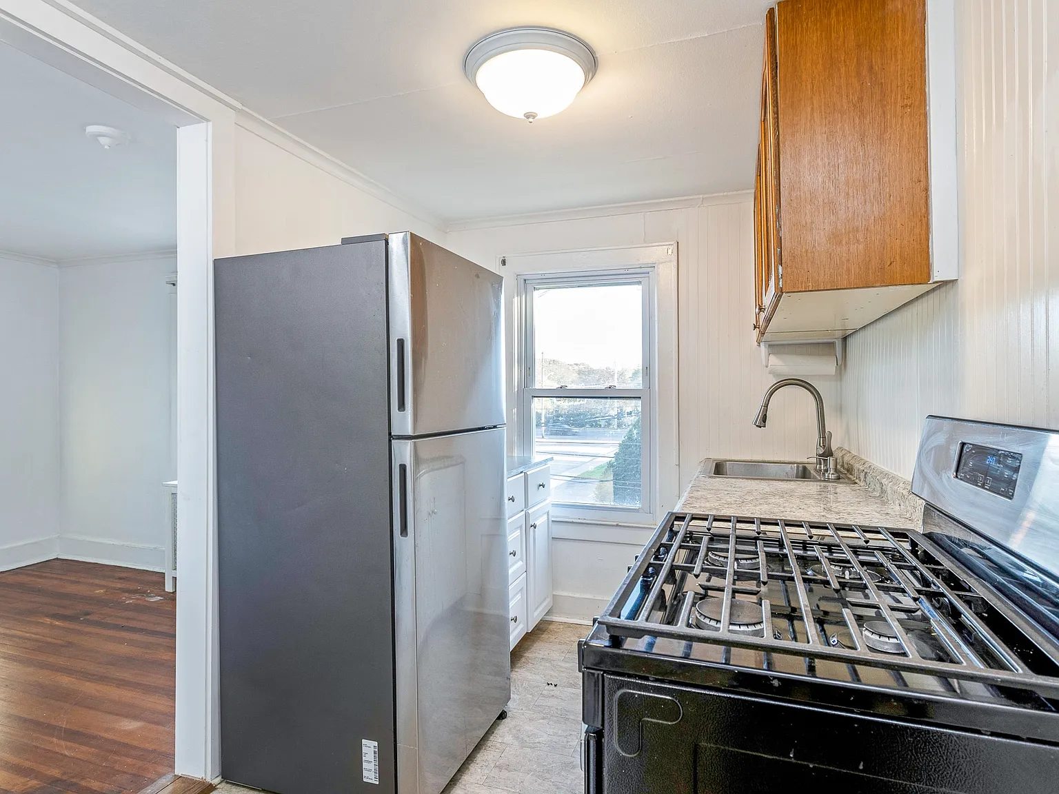 12 Hawkins Ave — Photo 4