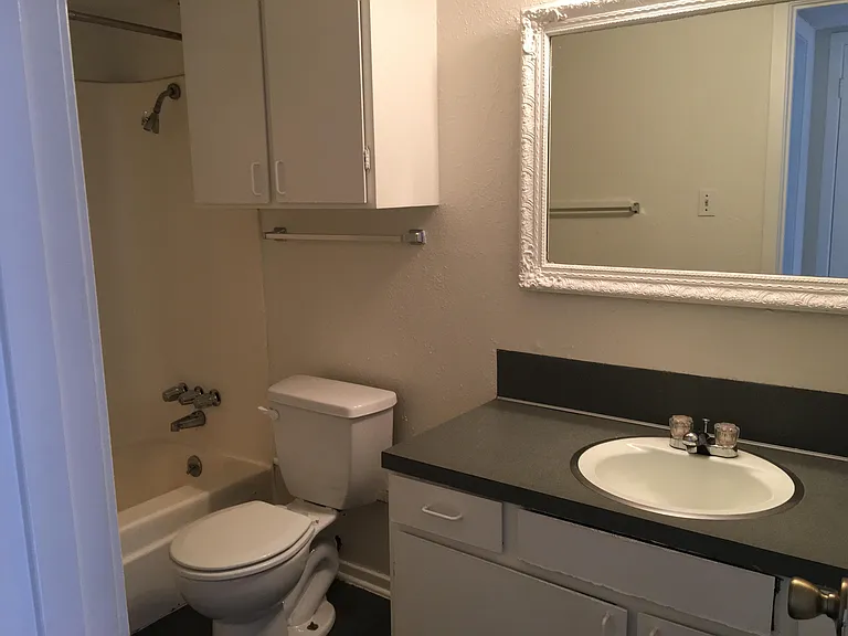 5516 Grover Ave — Photo 7