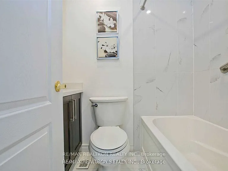 269 Finch Ave E — Photo 23