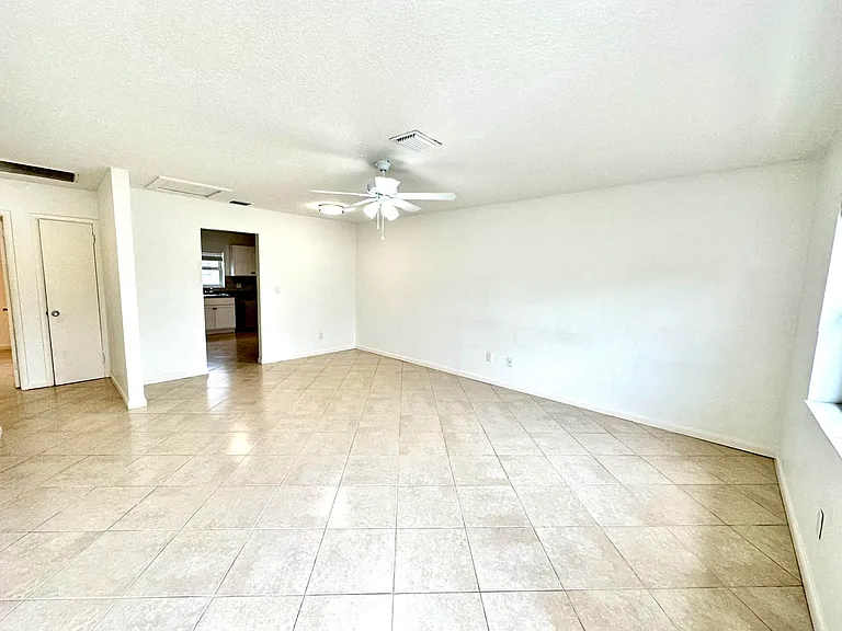 10134 Plant Dr — Photo 4