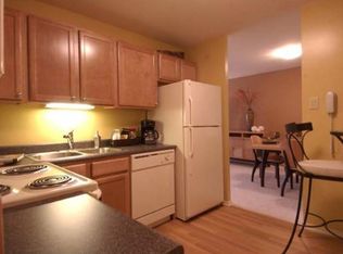 4 Wheaton Ctr APT 203, Wheaton, IL 60187