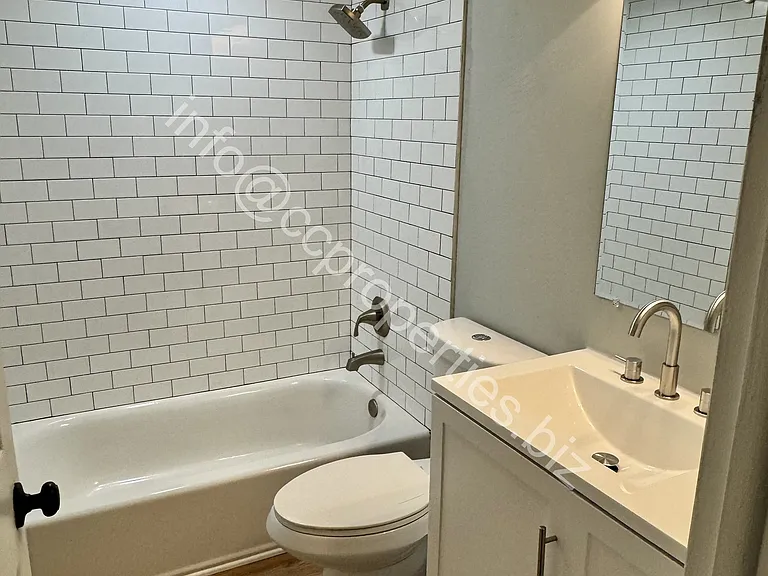 269 S Monroe Ave #C — Photo 9
