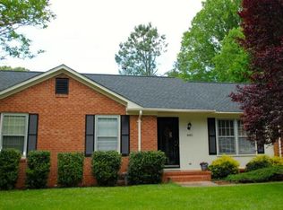 4810 Ferncrest Dr, Greensboro, NC 27410