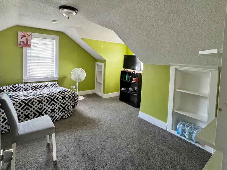 557 Emerson Dr — Photo 15