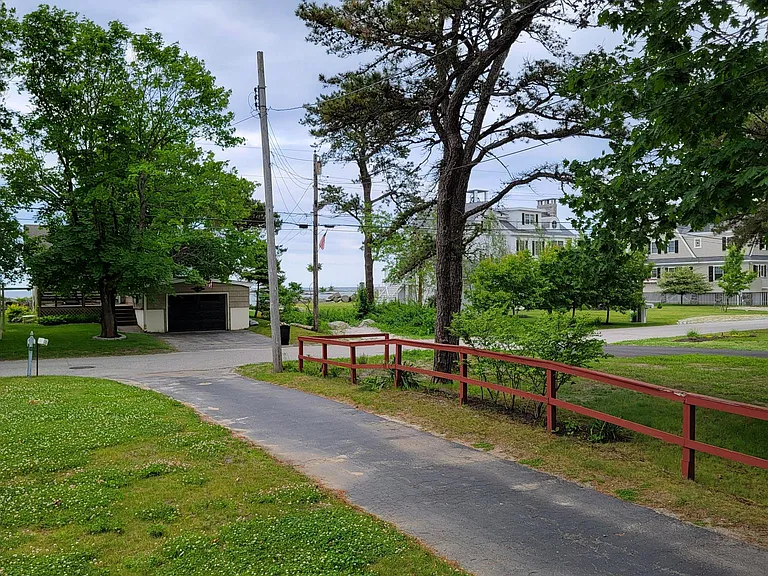 604 Kings Hwy — Photo 20