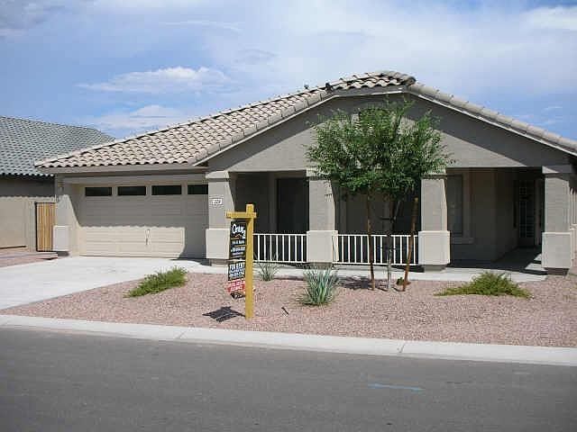 1st image of 229 E Clairidge Dr