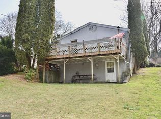 8 Bare Ave, Reading, PA 19607