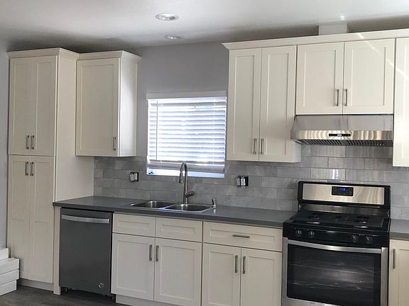 4th image of 1405 Hanchett Ave #2