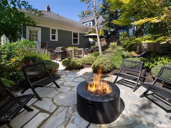 716 32nd Avenue, Seattle, WA 98122