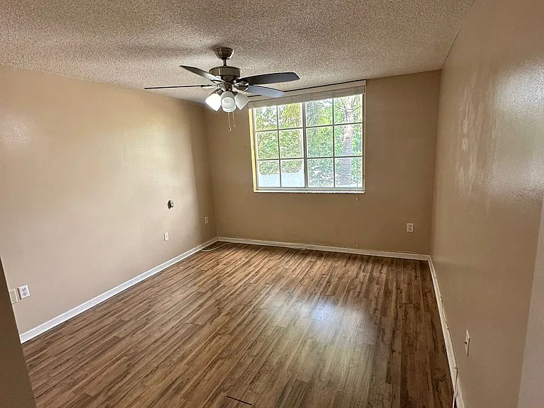 205-4828 State Highway 205 #205 — Photo 25