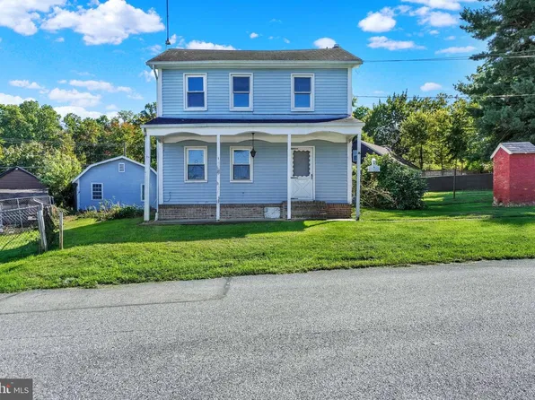 2481 Pleasant View Dr, York, PA 17406