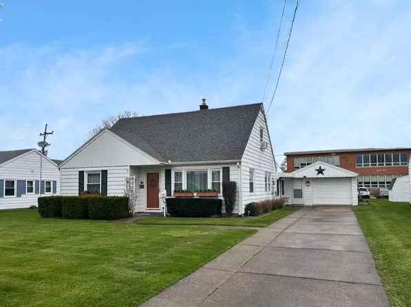 605 Clinton St, Pt Clinton, OH 43452