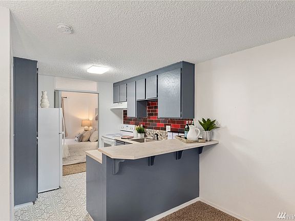 4th image of 12434 Ambaum Blvd SW #B106