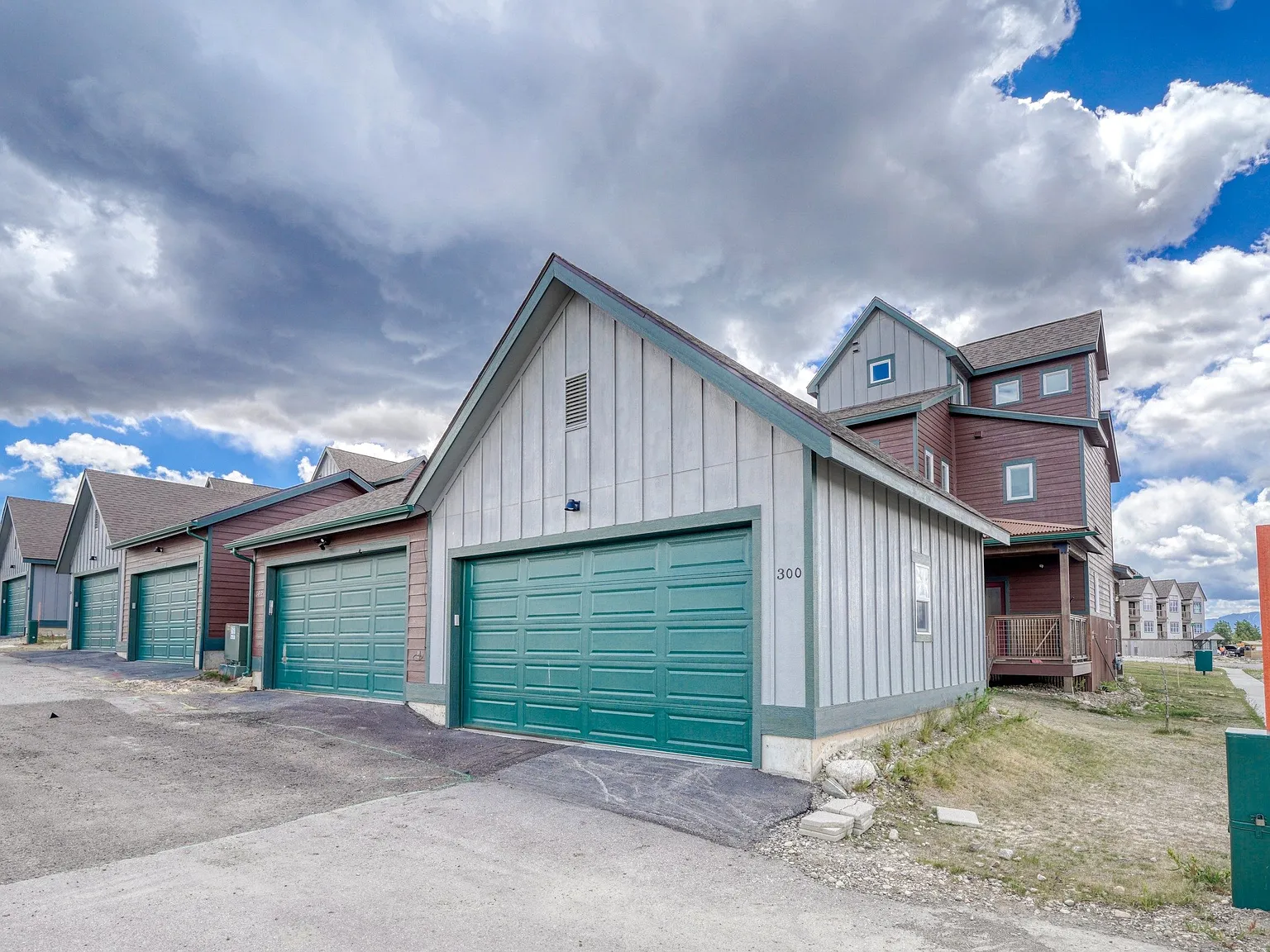 300 McClary Park - 1 — Photo 3