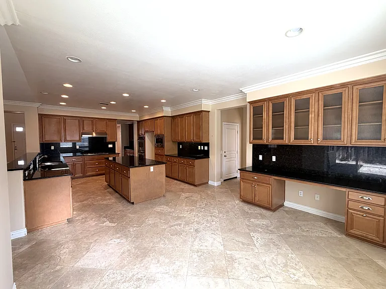 6363 Hazel St — Photo 7