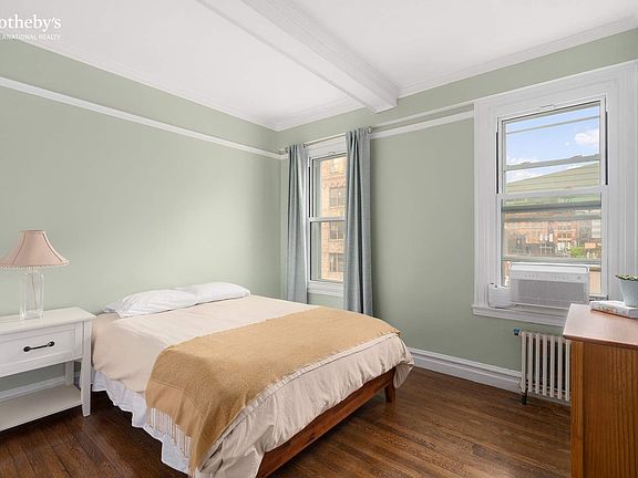 5th image of 137 E 28th St APT 8A