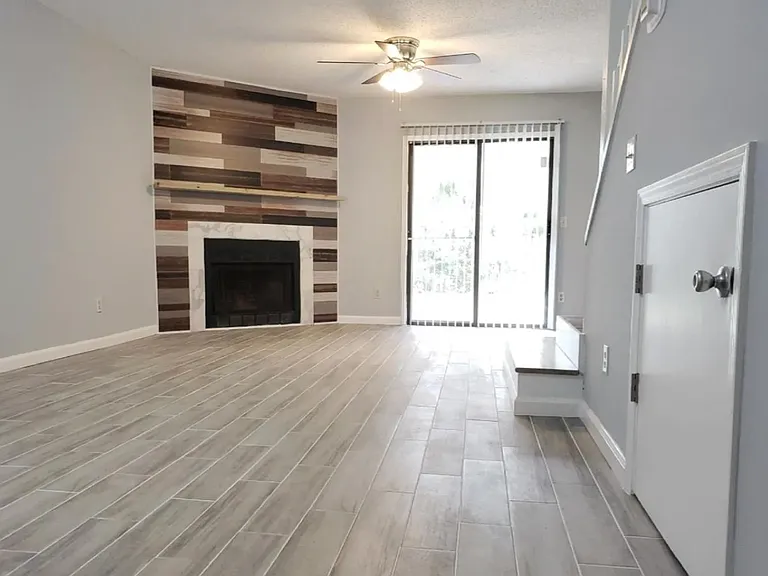 8300 Plaza Gate Ln #1152 — Photo 4