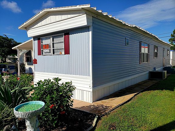 3rd image of 2135 Mayfair Way #32