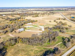 110 Hereford Ln, Millsap, TX 76066