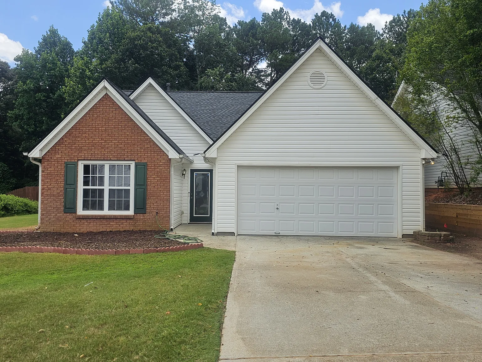 3 bed, $2,200 — Photo 1
