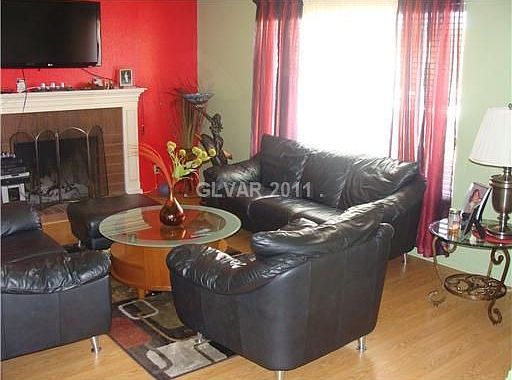 3rd image of 7289 Clearwater Cir