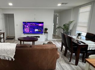 687 Main St APT 2, Woburn, MA 01801