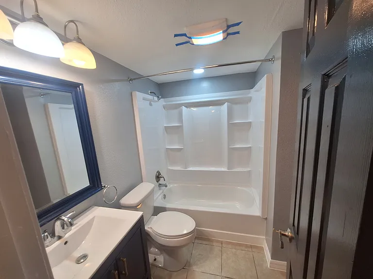 8752 Goshen Ln — Photo 5