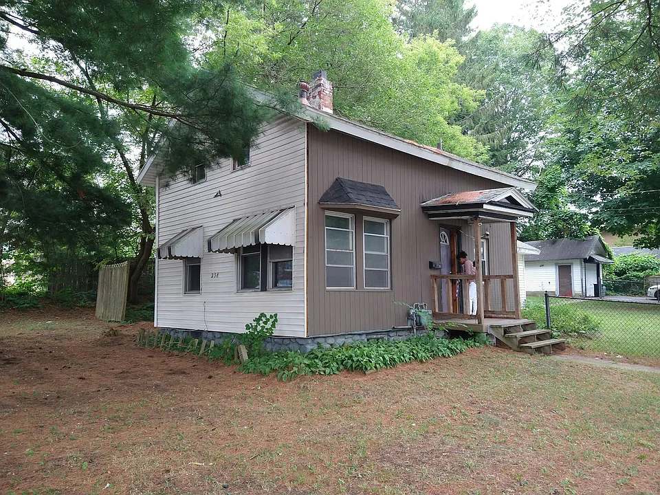 238 N Main St