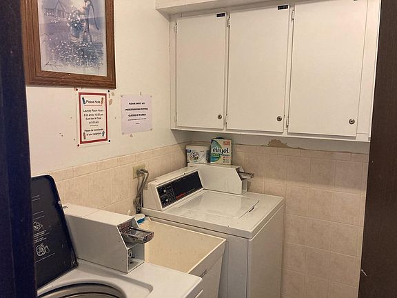 5th image of 15741 Thomas Ln Unit G