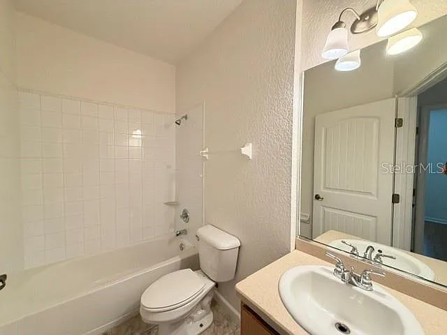 2935 NE 7th St #310 — Photo 25