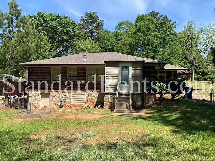 2nd image of 425 Carey Dr SE